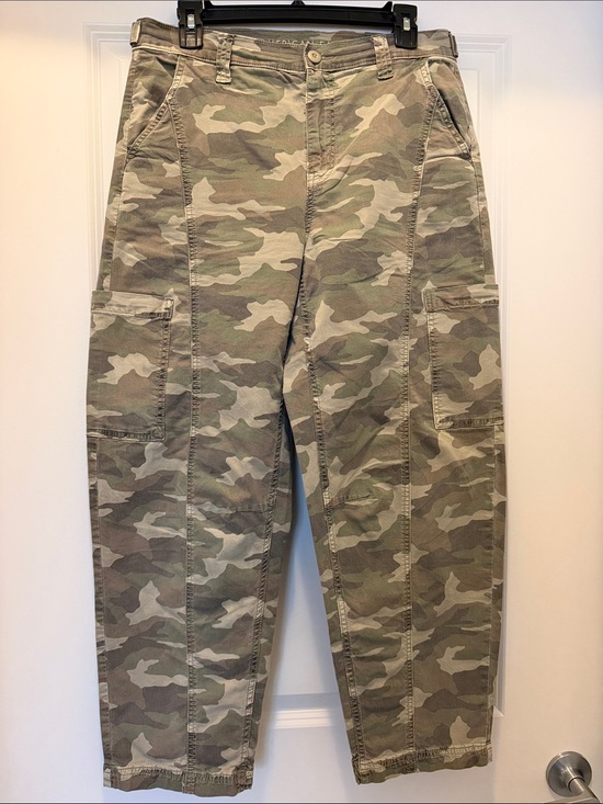American Eagle Outfitters Denim - Woman  Camo Cargo Pants - Olive Camo